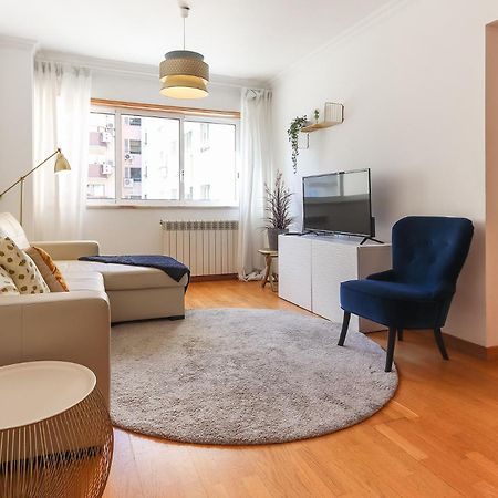 Laranjeiras Design By Homing Apartment Lisbon Bagian luar foto